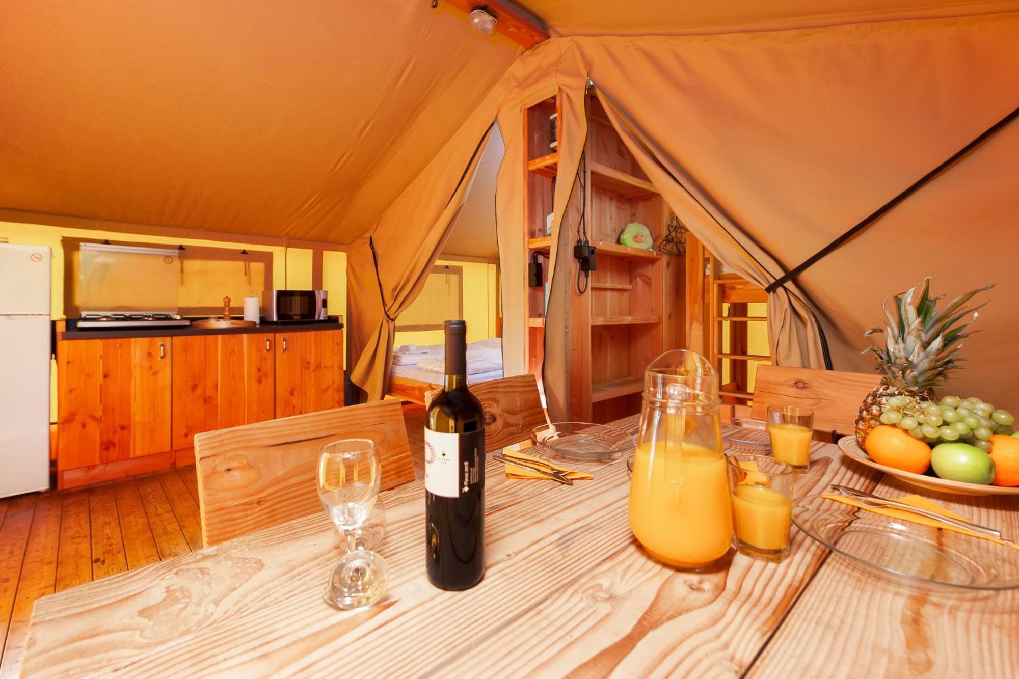 Kompleks wypoczynkowy Glamping And Mobile Homes Lavanda - Centre Bi Village 4*